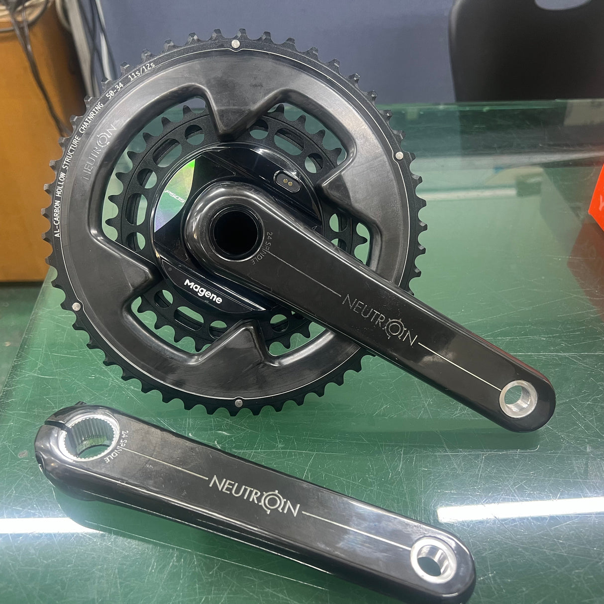 NEUTRON CARBON CRANK (Made by FAR SPORTS) + MAGENE POWER METER